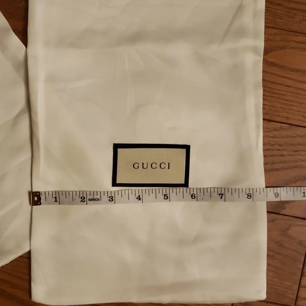 GUCCI dust bags 2 are in this purchase